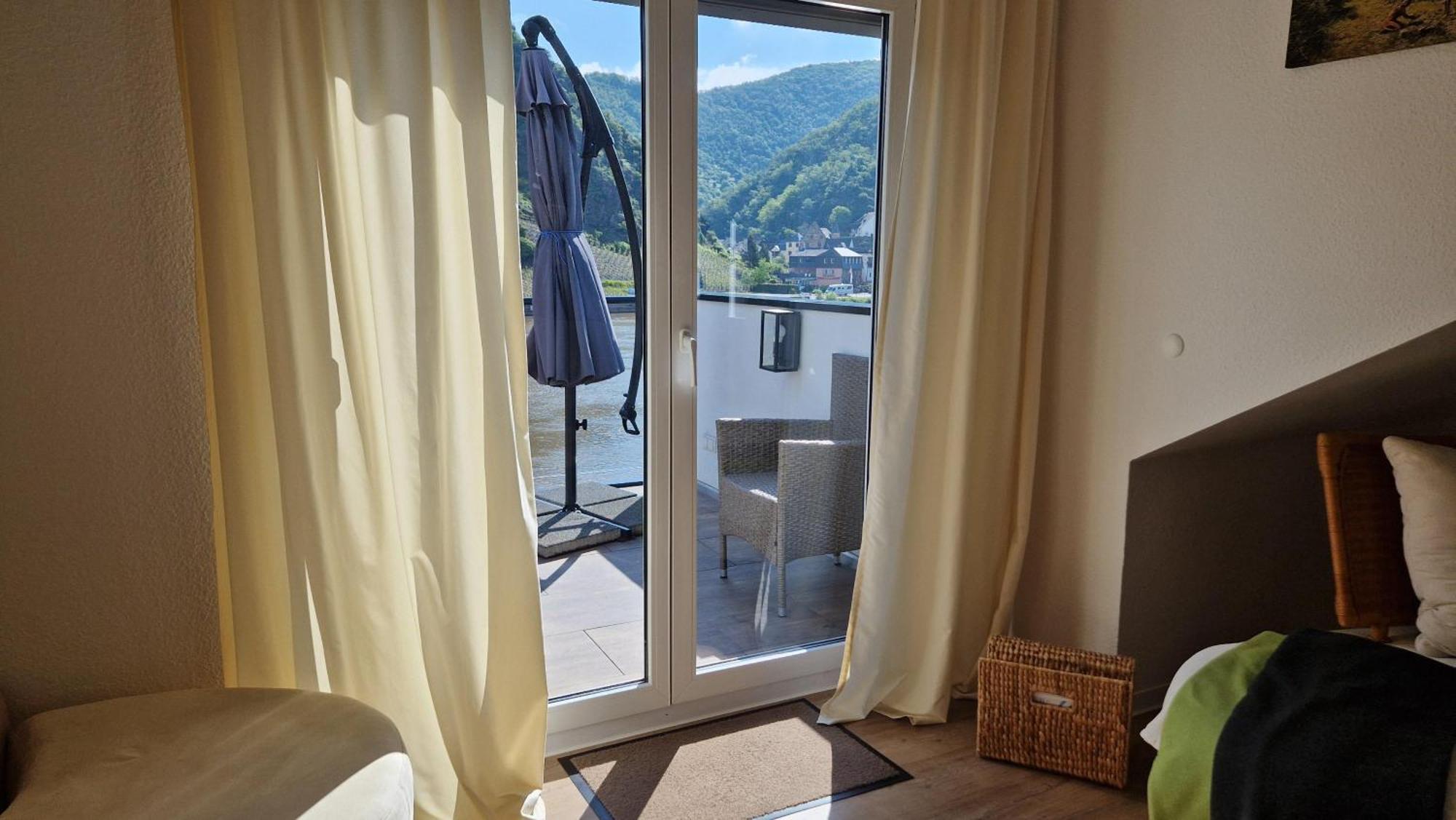 Bio-Ferienweingut Leyendecker Apartment Kattenes Exterior photo